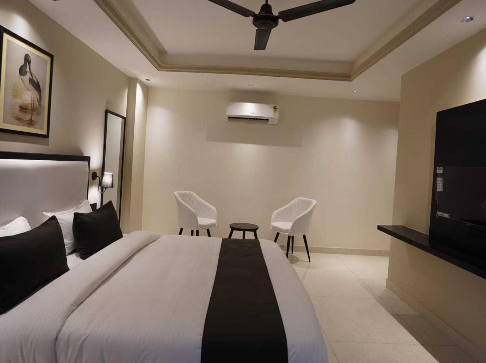 Hotel Lite Grand New Delhi